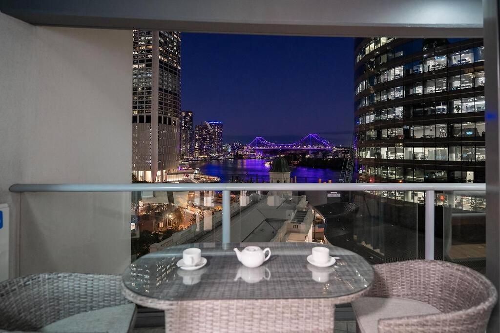 Apartment Story Bridge & River View 2b1b W Free Parking! - 84