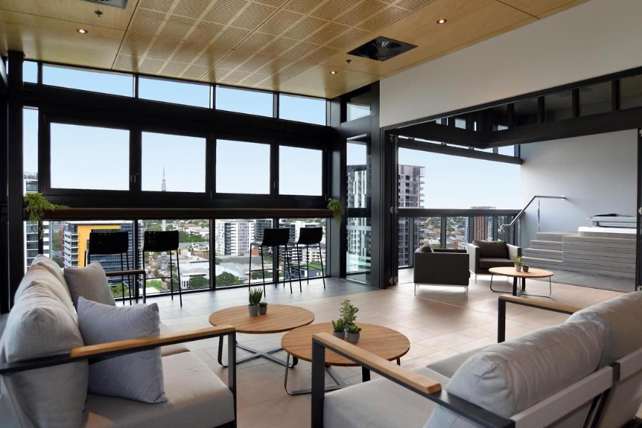 One Bedroom In South Apartment Brisbane