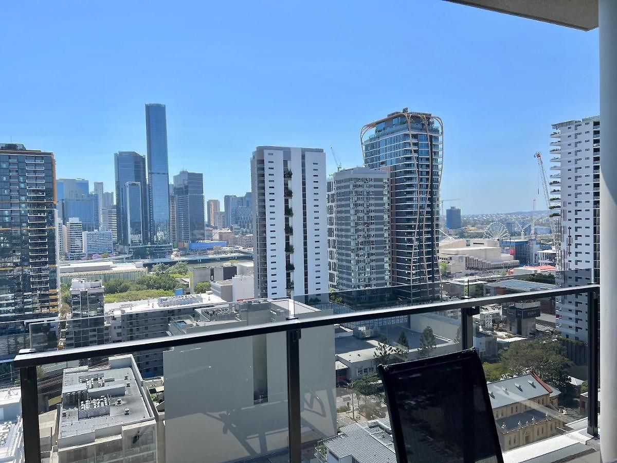 One Bedroom In South Apartment Brisbane