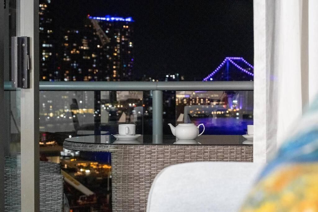 Apartment Story Bridge & River View 2b1b W Free Parking! - 84 *