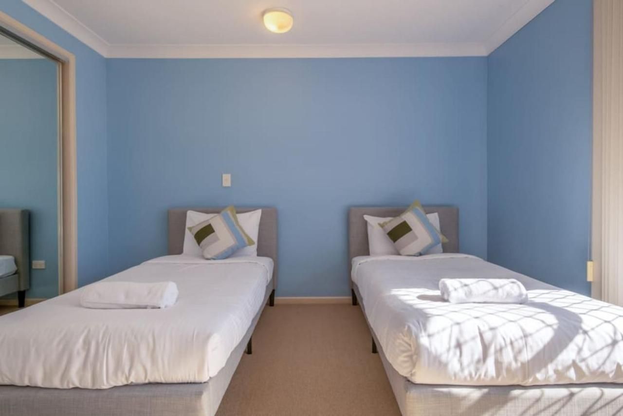 Decorated With 4bd Family House With Pool Holiday home *