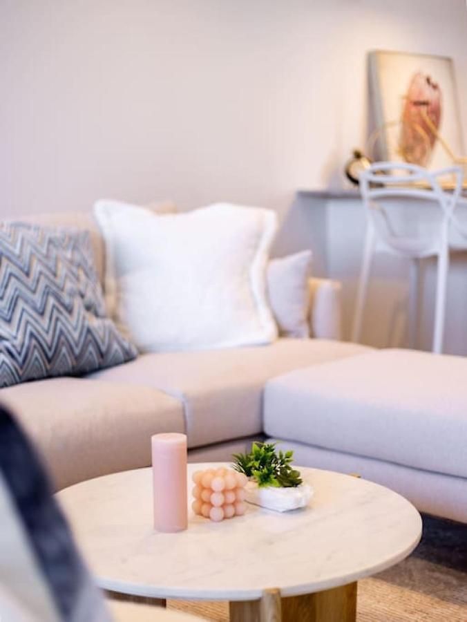 Conveniently Located 2br With Rooftop Pool At Milt Brisbane