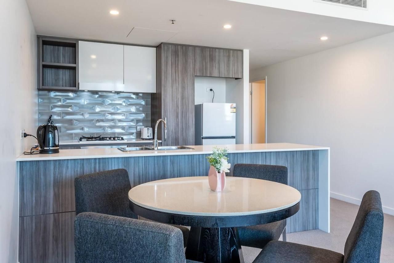 South View 2 Bedroom With Parking * Brisbane