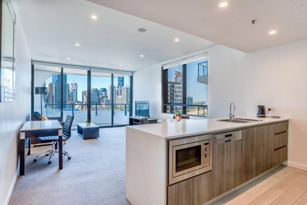 South View 2 Bedroom With Parking *
