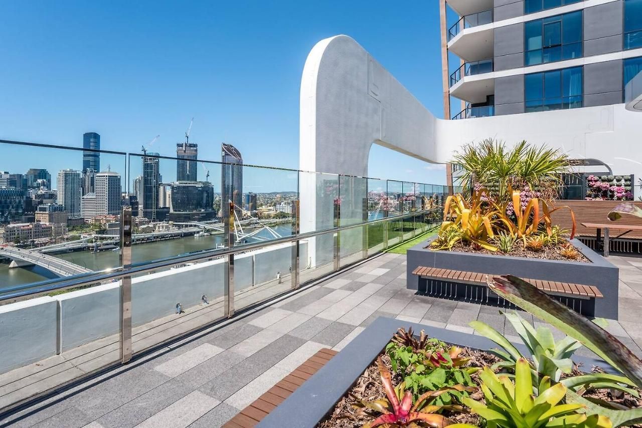 South View 2 Bedroom With Parking Apartment