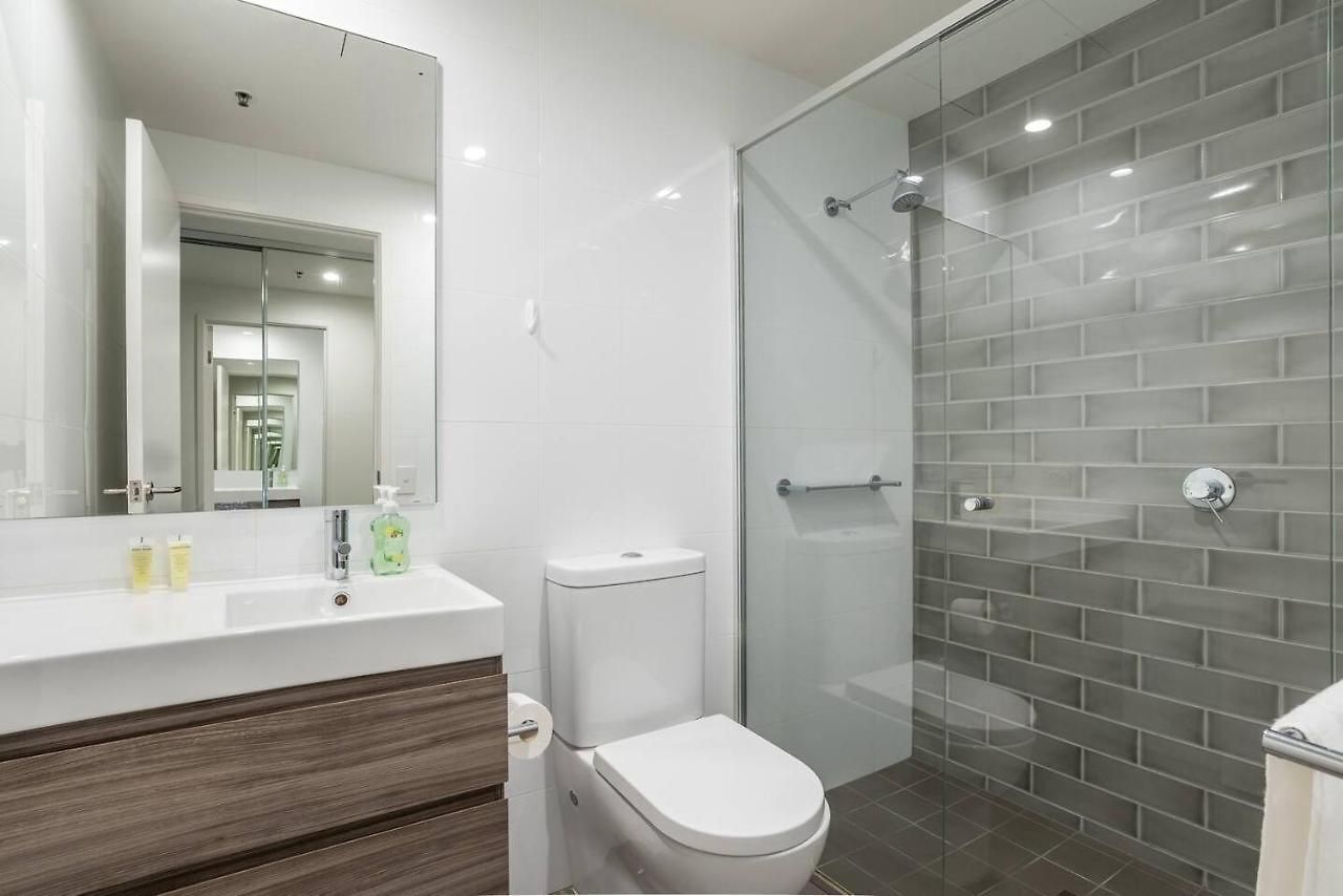 South View 2 Bedroom With Parking Apartment *