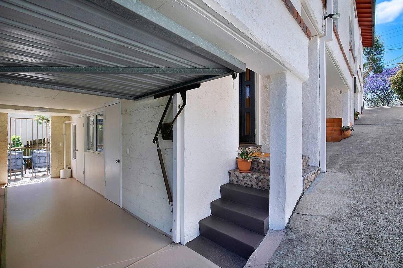 Tropical Dreaming In The Heart Of Indooroopilly Holiday home