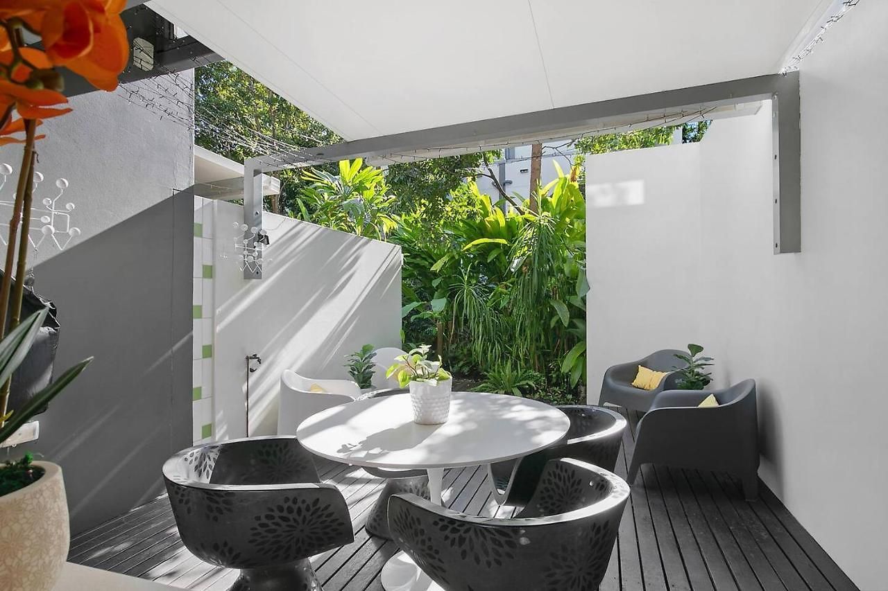 The Sun Catcher - A Trendy South Townhouse *