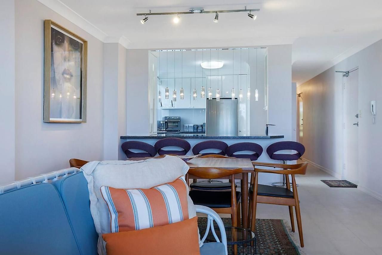 Apartment 'riverside Terrace' Inner-city Retro-chic With Pool