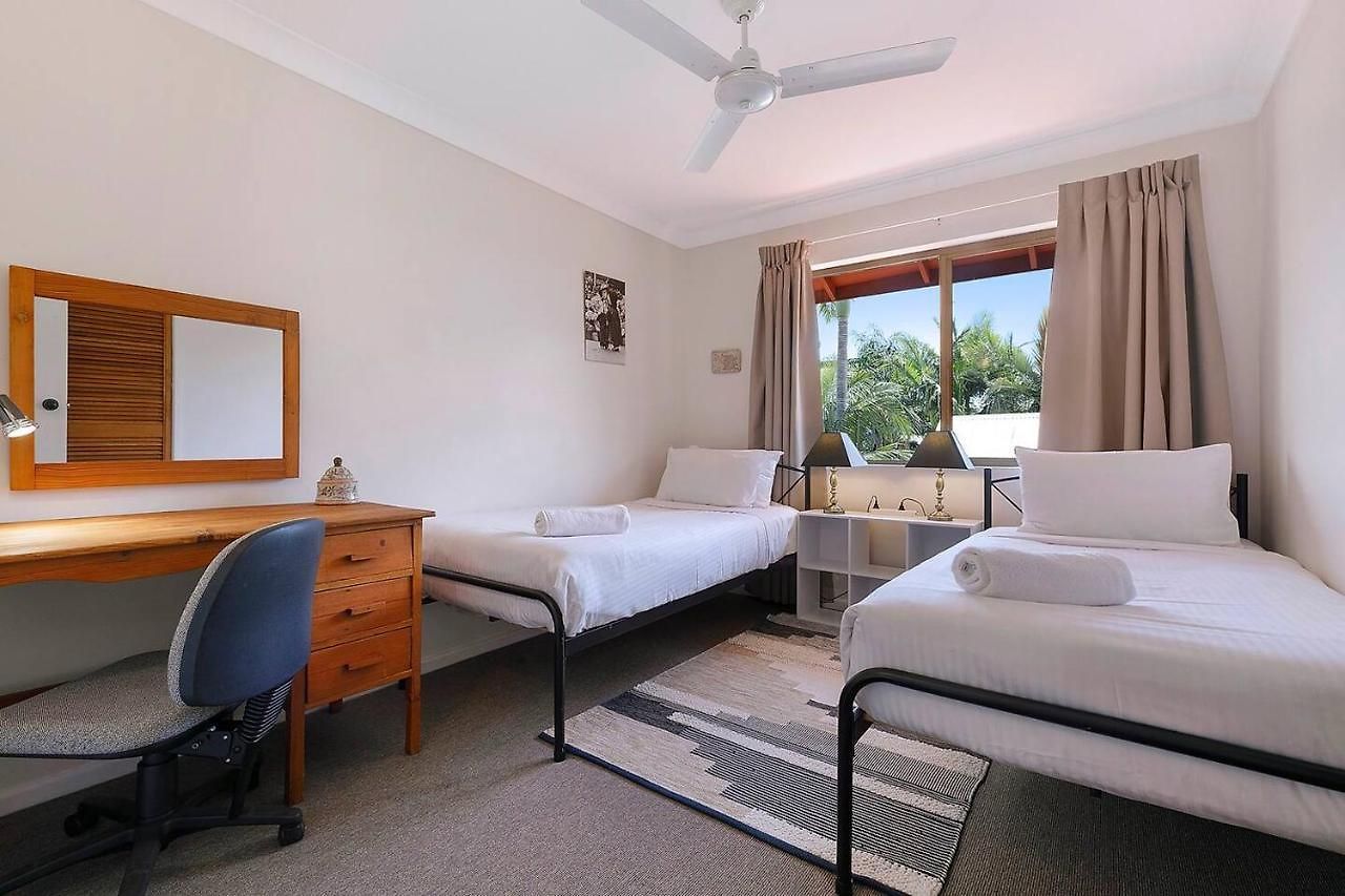 Tropical Dreaming In The Heart Of Indooroopilly Holiday home