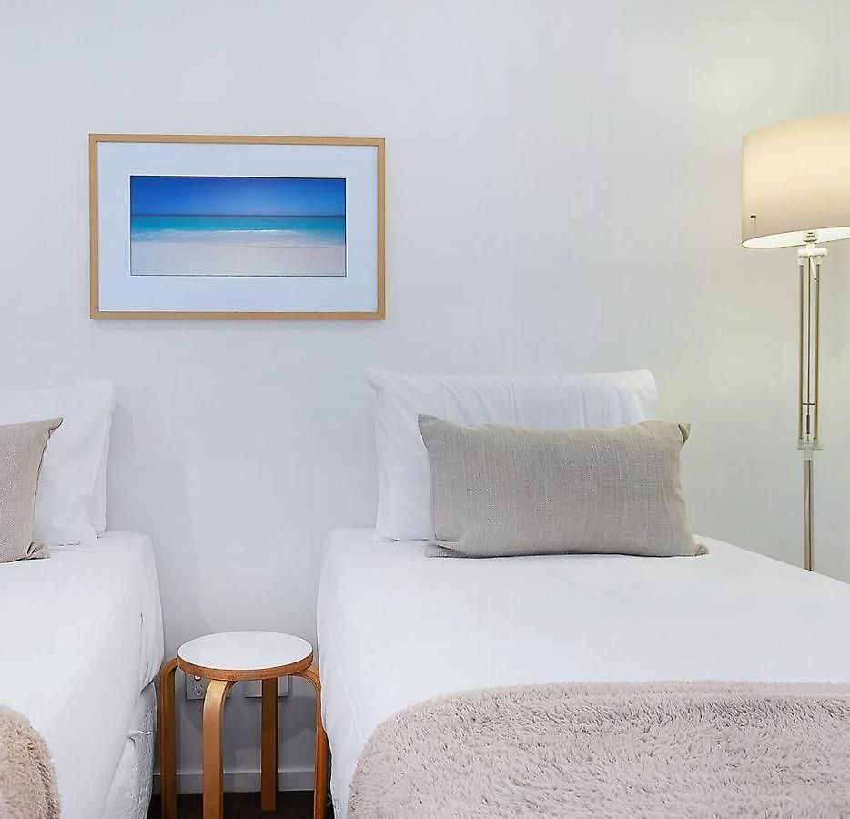 The Sun Catcher - A Trendy South Townhouse Holiday home *