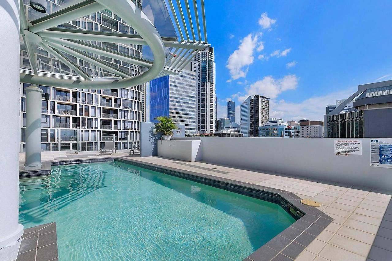 Apartment Of Brissie - Chic Resort-style Cbd Living