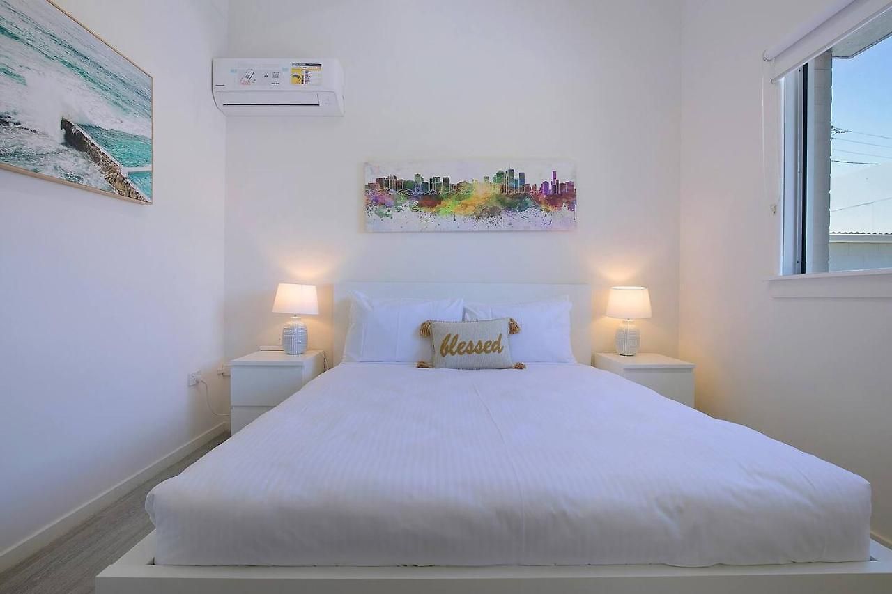 Centre Comfort - Your In Vibrant Apartment