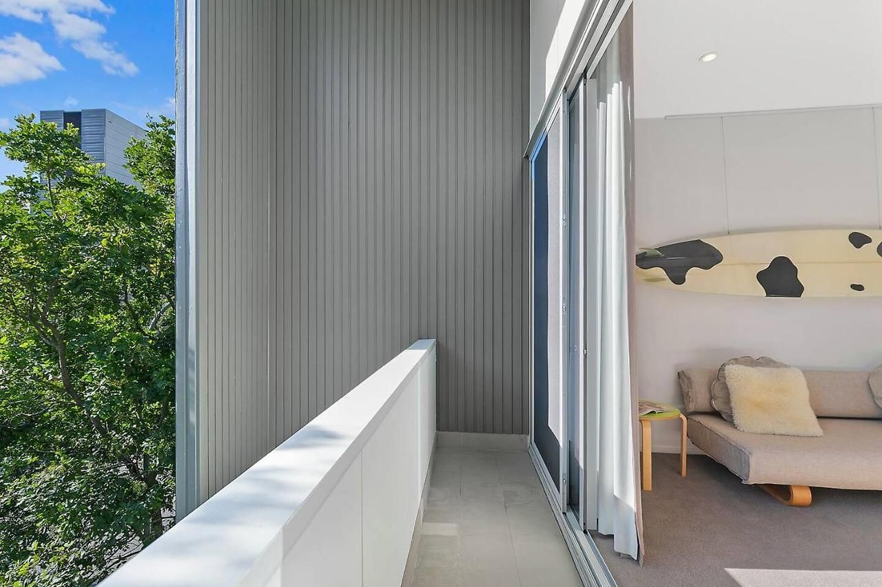 The Sun Catcher - A Trendy South Townhouse Holiday home