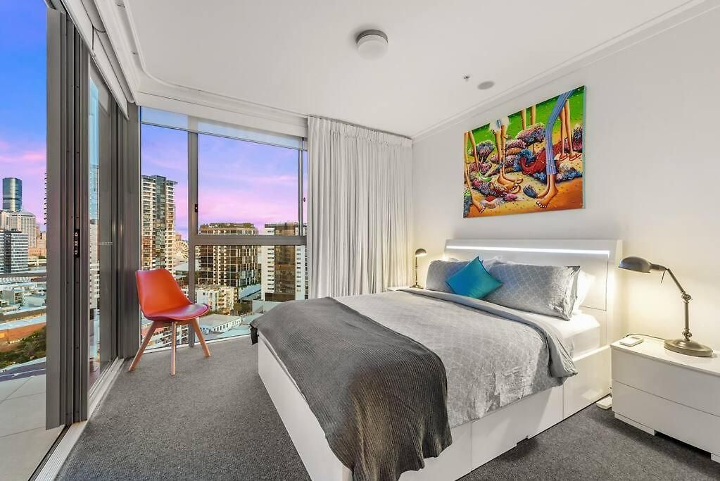 View From The ~ 2bed, 2bath, 2parking, Balcony Apartment Brisbane