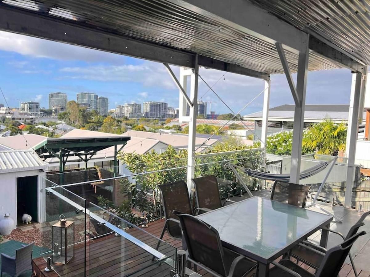 Bulimba Holiday home *