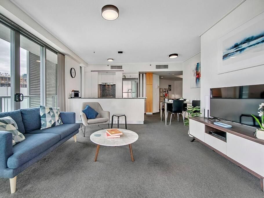 Spectacular River View Apartment