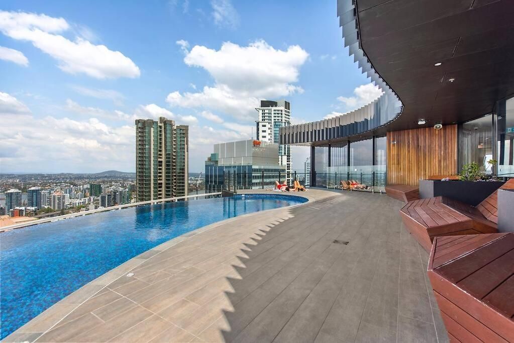 Living - 1bed,1bath,pool Apartment *