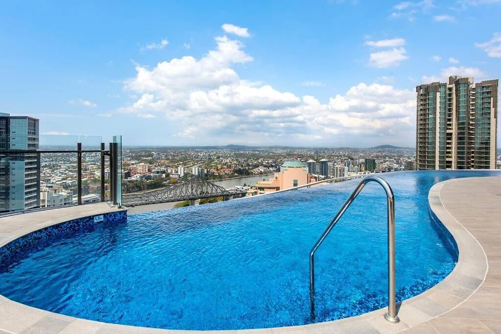 Living - 1bed,1bath,pool Apartment Brisbane