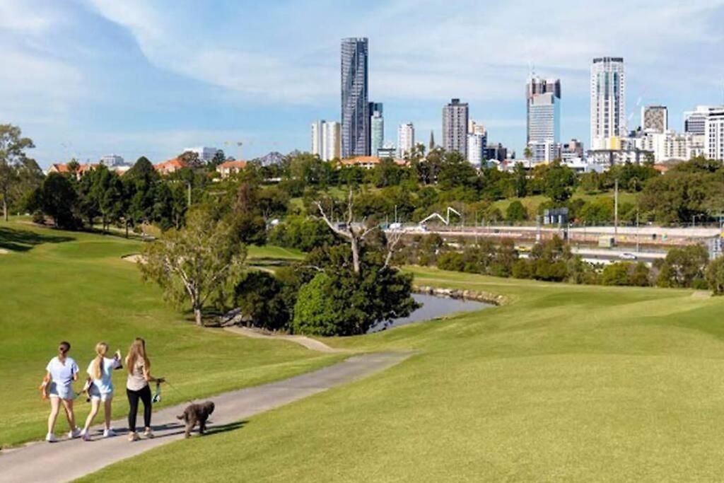 Cute & Comfy~close To Rbh,qut,vic Park,qld Ballet