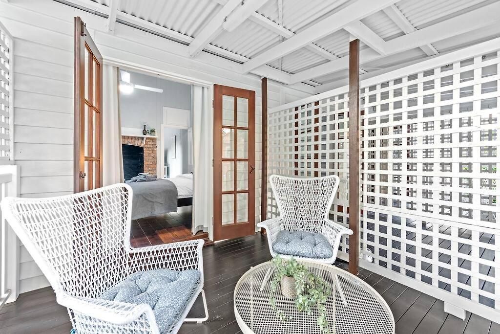 The Fireplace! 1 Bed/1 Bath/1 Car ~ New Farm Apartment Brisbane