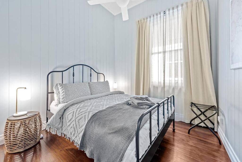 The Deck! 2 Bed/1 Bath/1 Car ~ New Farm Apartment Brisbane