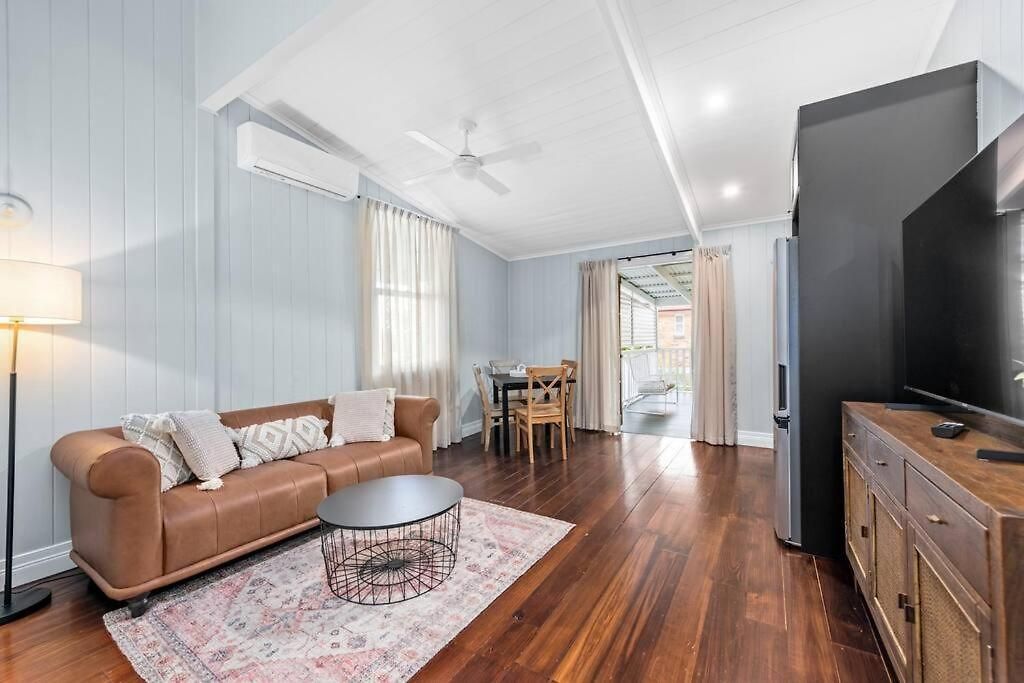 The Deck! 2 Bed/1 Bath/1 Car ~ New Farm Apartment Brisbane