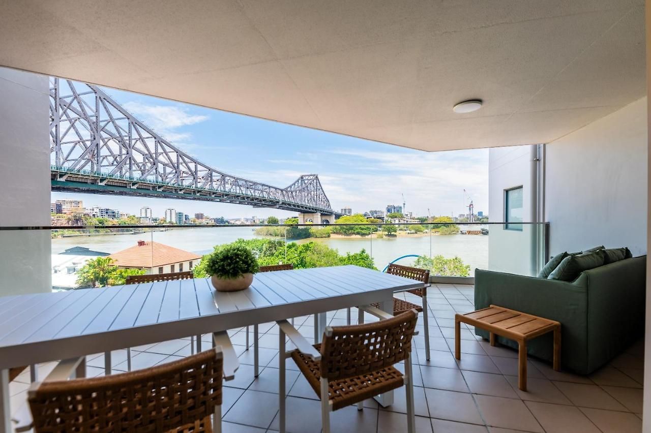 Story Bridge View With Parking And Pool Brisbane