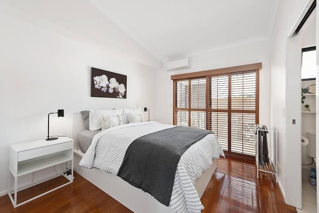 Hidden In New Farm ~ 1 Bed/1 Bath /1 Car/views! Apartment Brisbane
