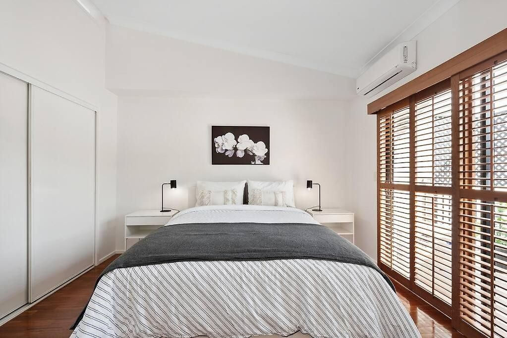Apartment Hidden In New Farm ~ 1 Bed/1 Bath /1 Car/views! Brisbane