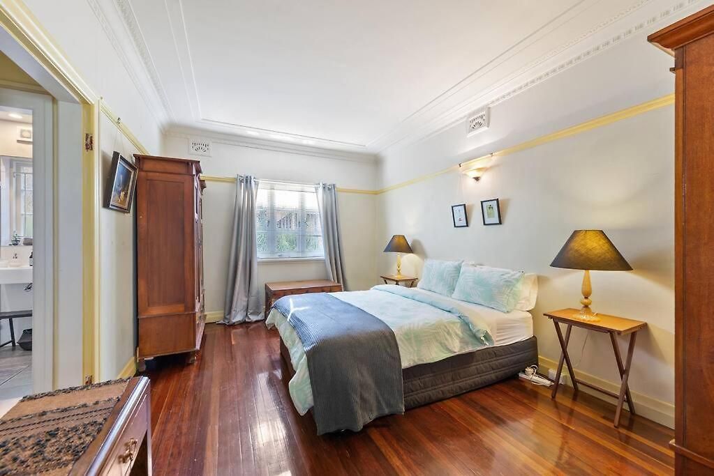 Step Back Into Style ~ 2bed/1bath/1car ~ New Farm Brisbane