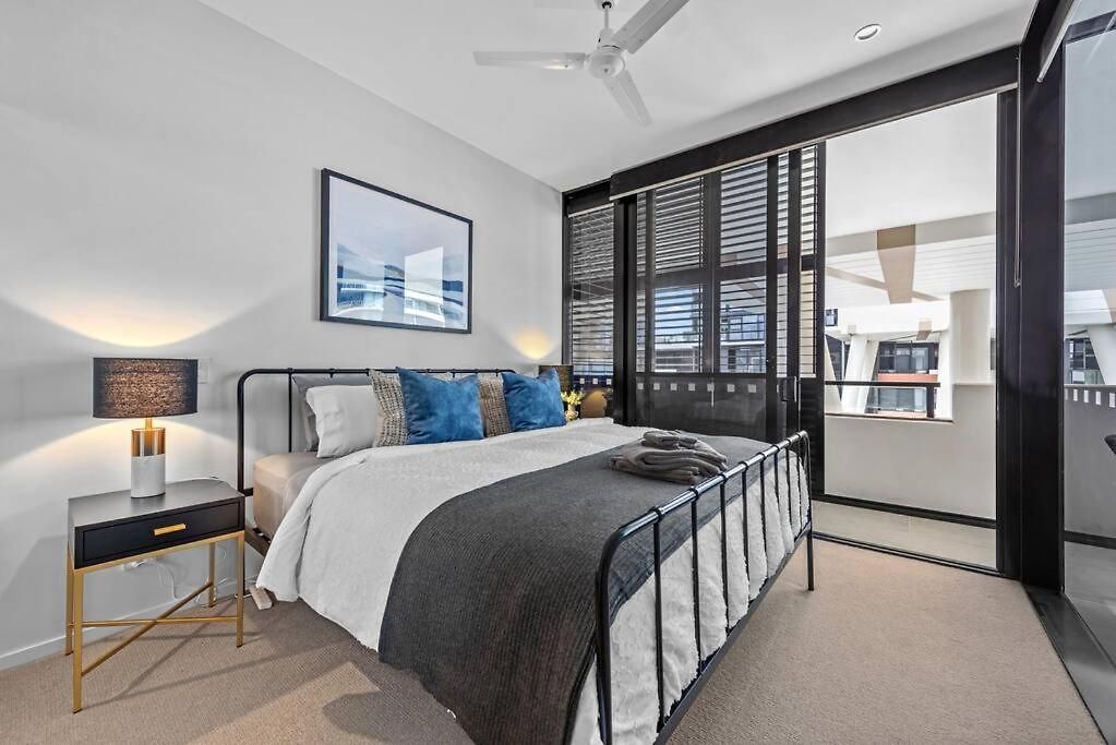 South Bank Sensational! ~ 1bed,1bath,1car,balcony