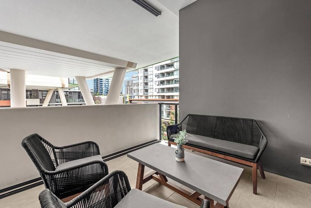 South Bank Sensational! ~ 1bed,1bath,1car,balcony * Brisbane