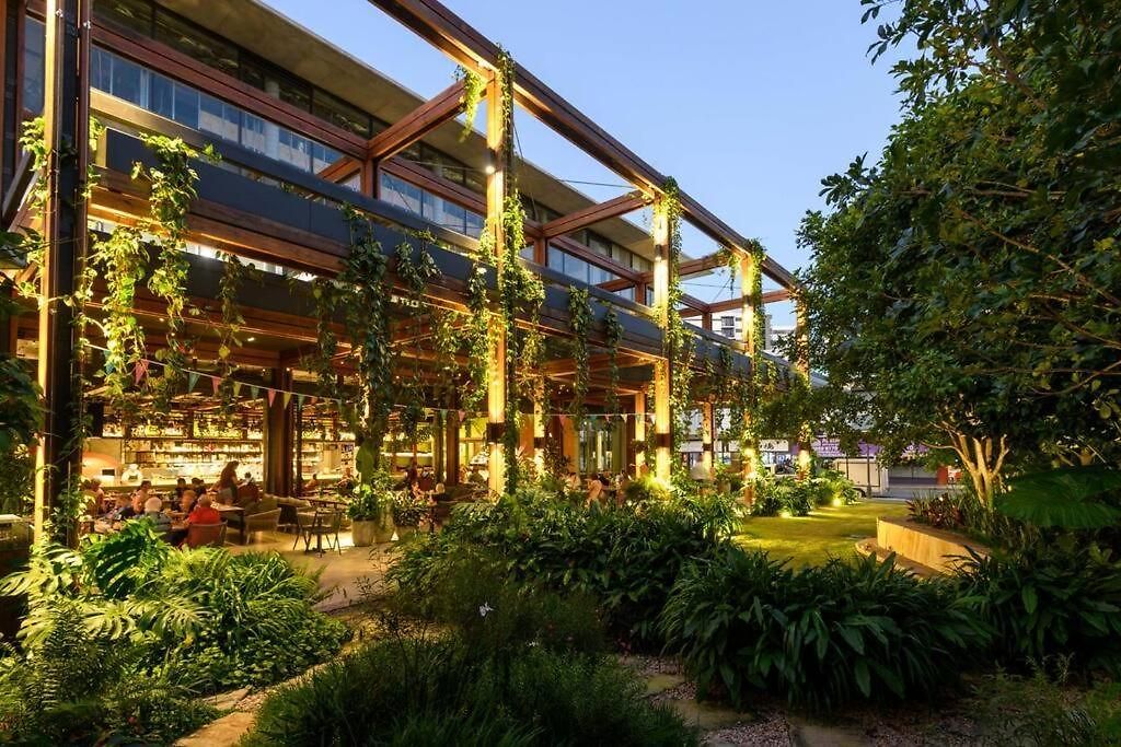 South Bank Sensational! ~ 1bed,1bath,1car,balcony Apartment *