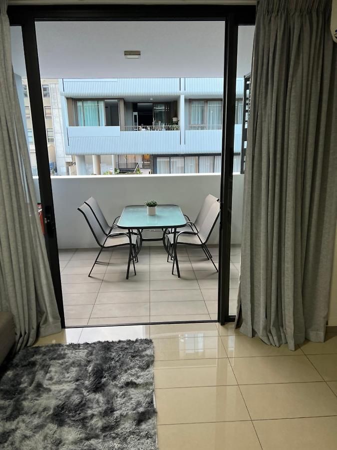Fortitude Valley Sharing With Other Guests Homestay Brisbane