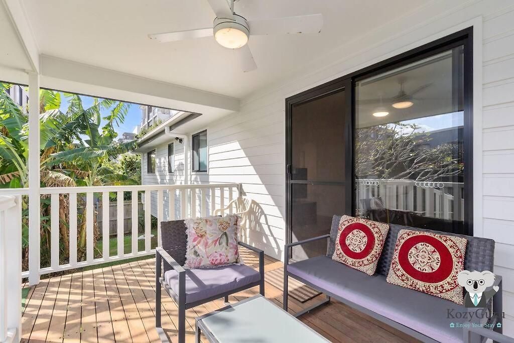 Kozyguru / Mt Gravatt East / 3 Bed House Qmg030 *
