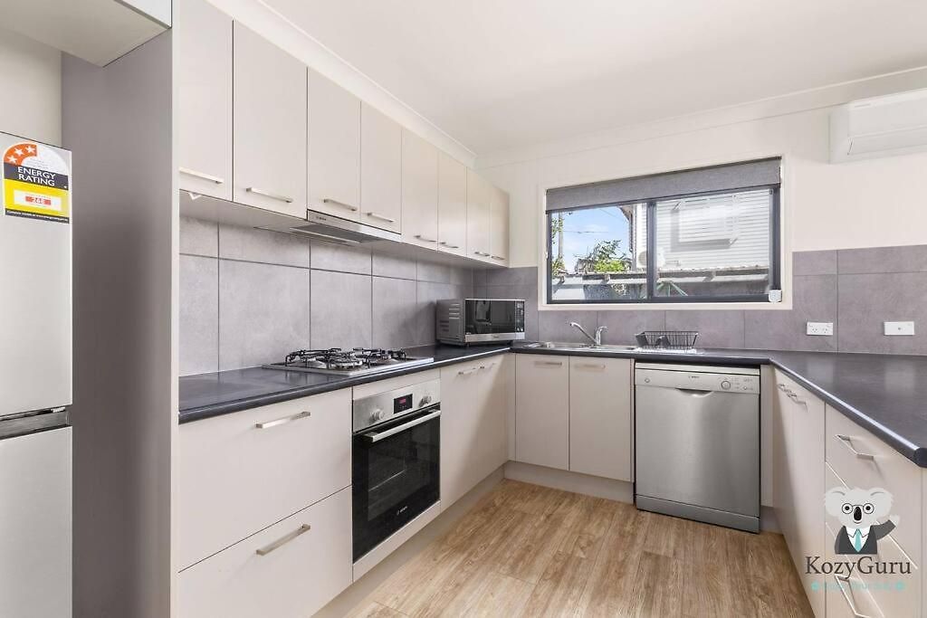 Kozyguru / Mt Gravatt East / 3 Bed House Qmg030 Holiday home *