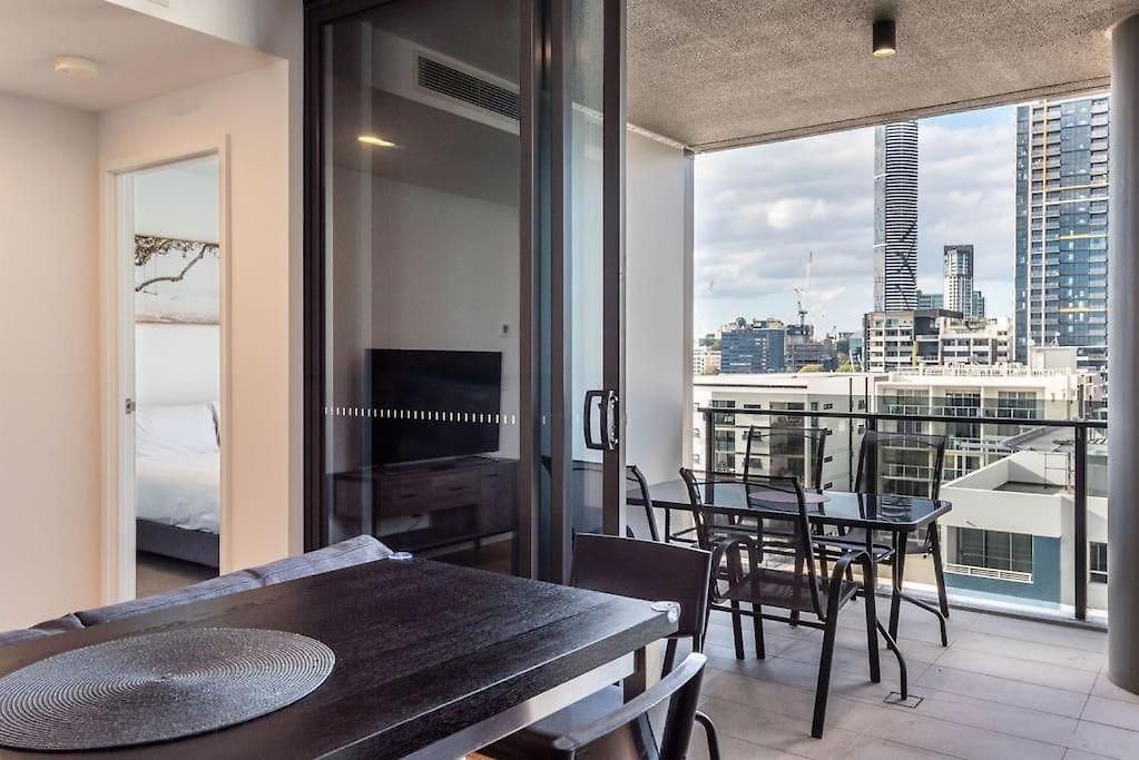 Inner-city 1 Bedroom Parking And Pool Brisbane