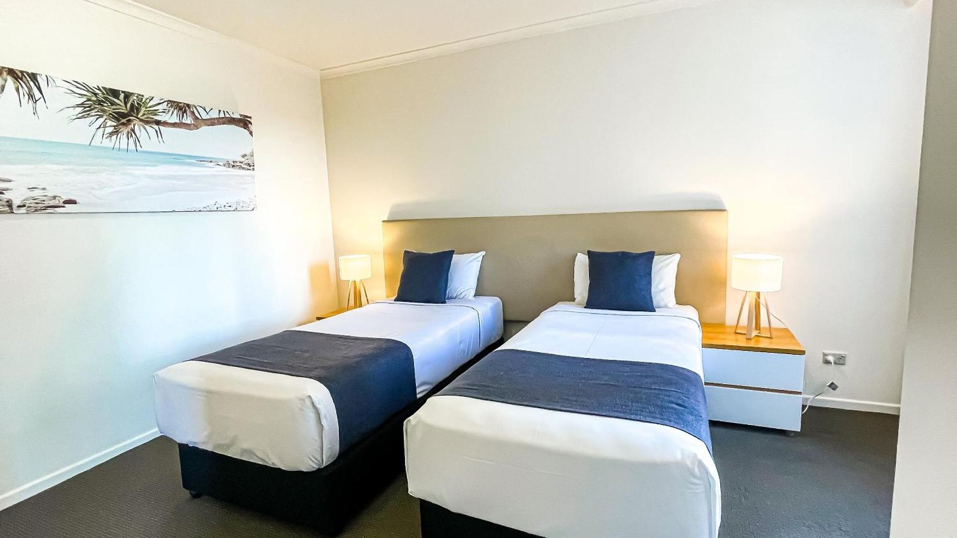 Dockside Aparthotel 4*