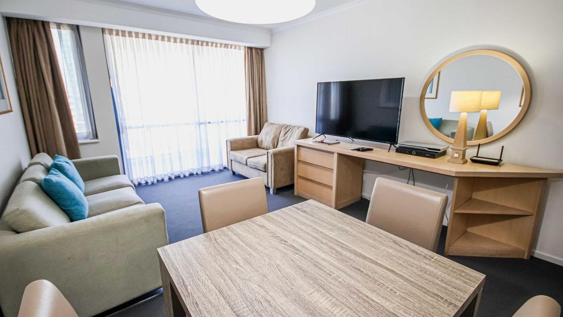 Dockside Aparthotel 4*