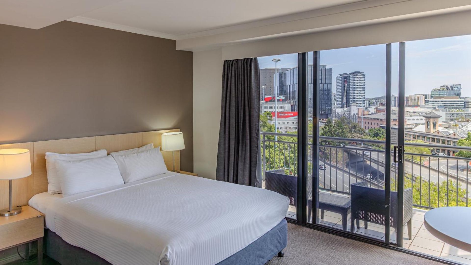 Adina Aparthotel 4*