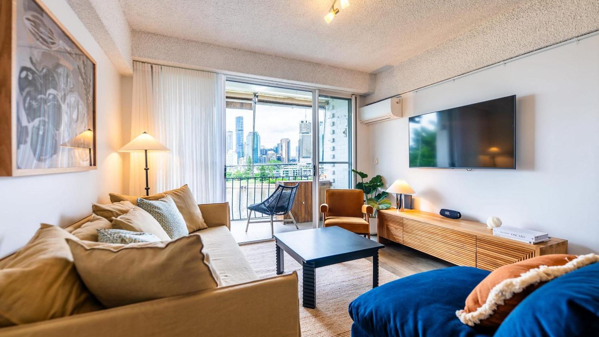 & Story Bridge View 2 Bedrooms Unit W Parking *