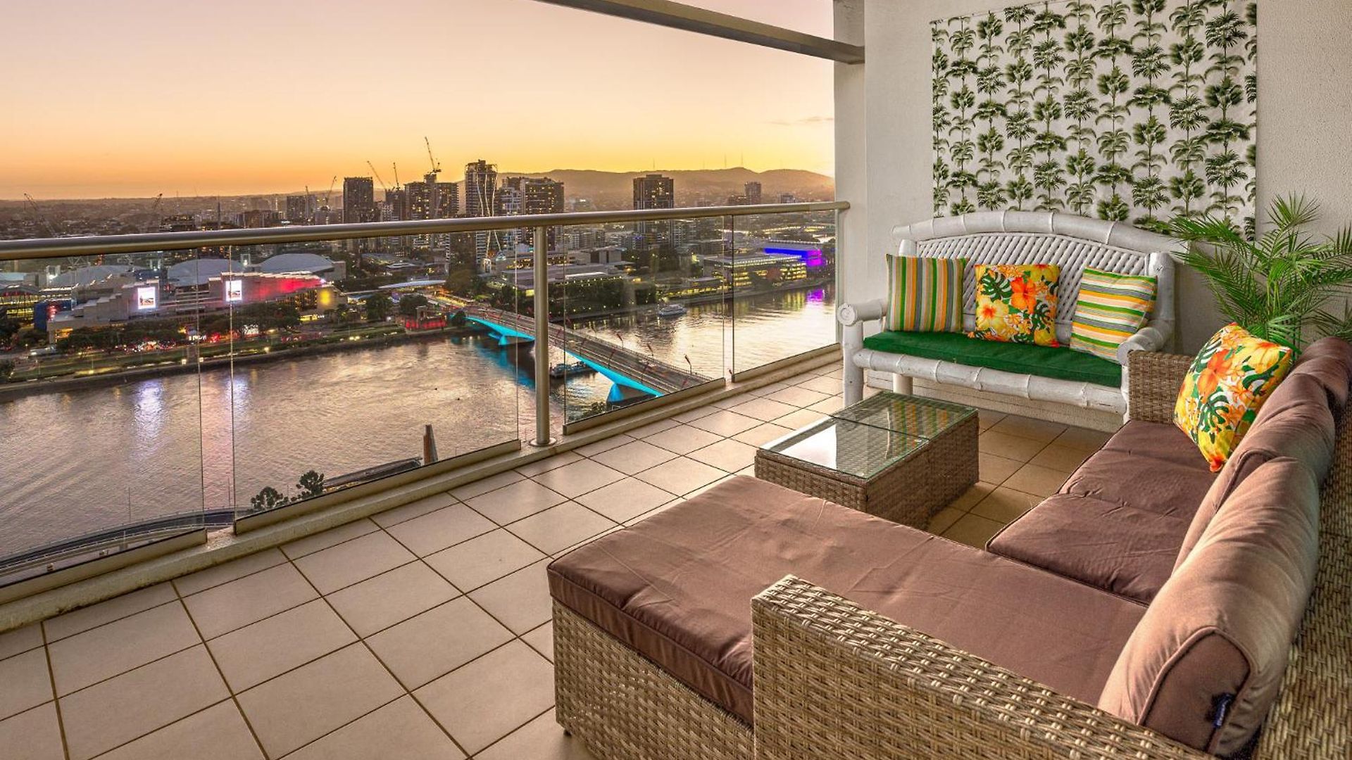 Luxury Oasis Apartment *
