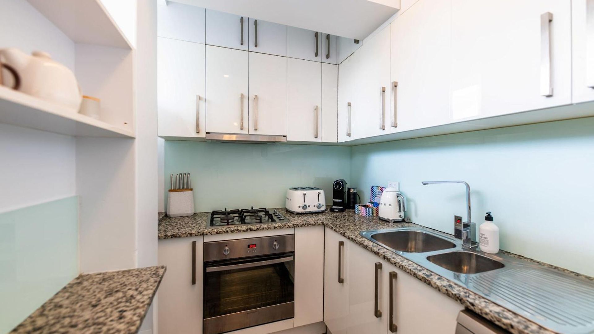 & Story Bridge View 2 Bedrooms Unit W Parking