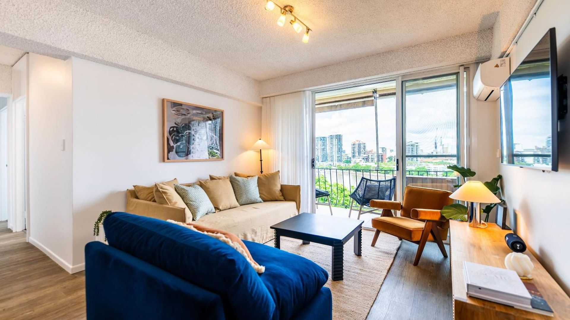 Apartment & Story Bridge View 2 Bedrooms Unit W Parking *