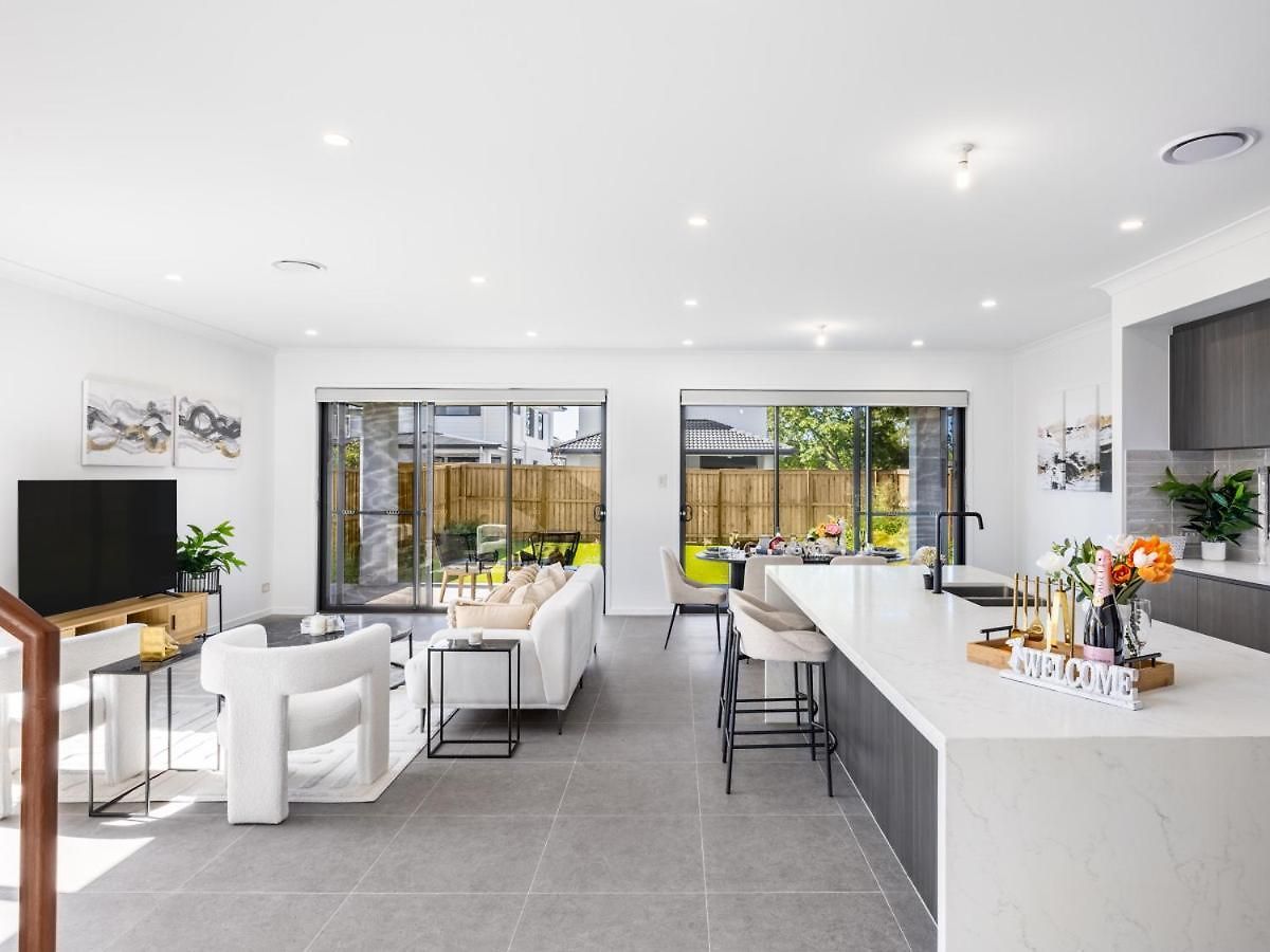 Holiday home 2024 Brand-new 5br Comfort House In Sunnybankhills *