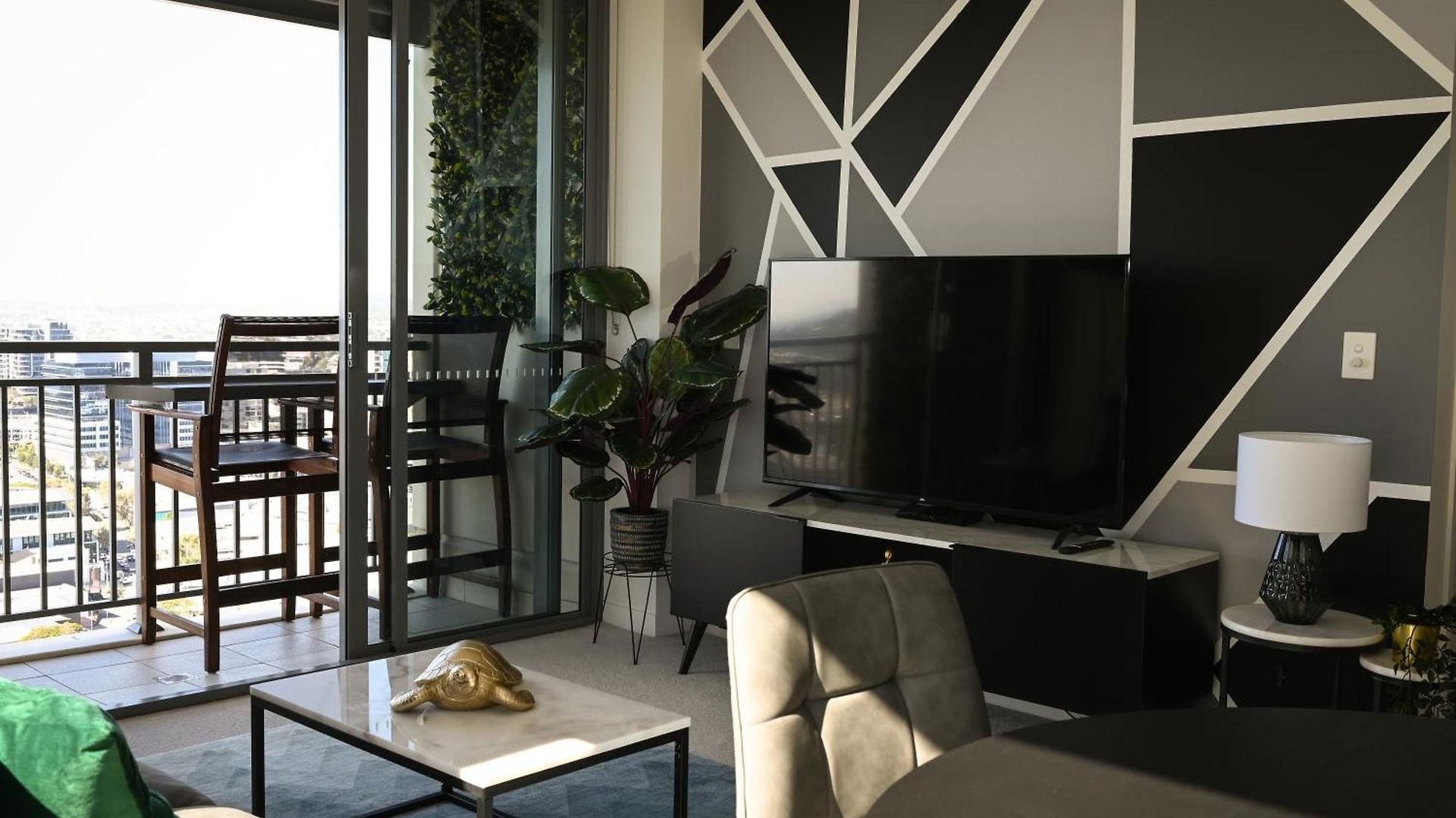 Apartment River View In With Parking