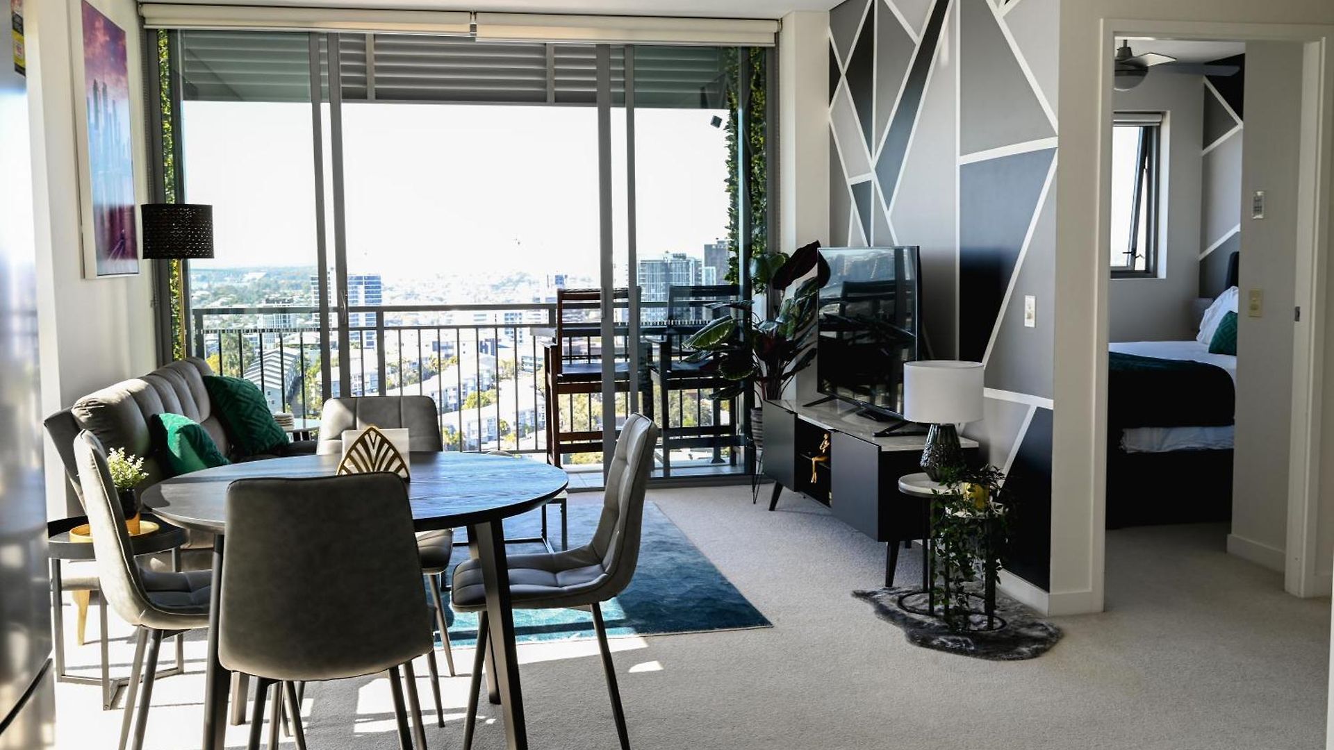 River View In With Parking Apartment
