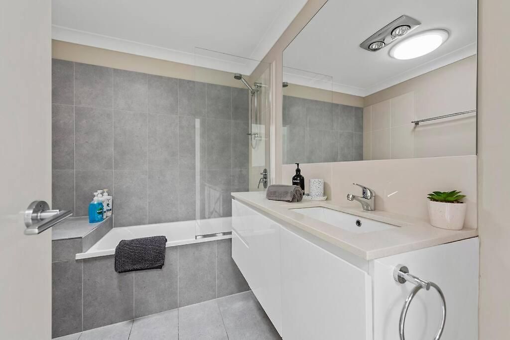 Holiday home Convenient + Spacious! 3bed/2.5bath/1car~townhouse Brisbane