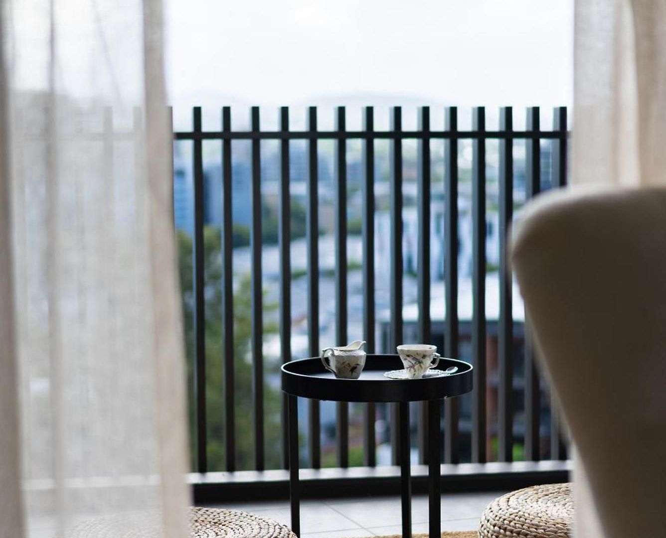 Location! Boutique 2br With Pool & Bbq Near South Bank And